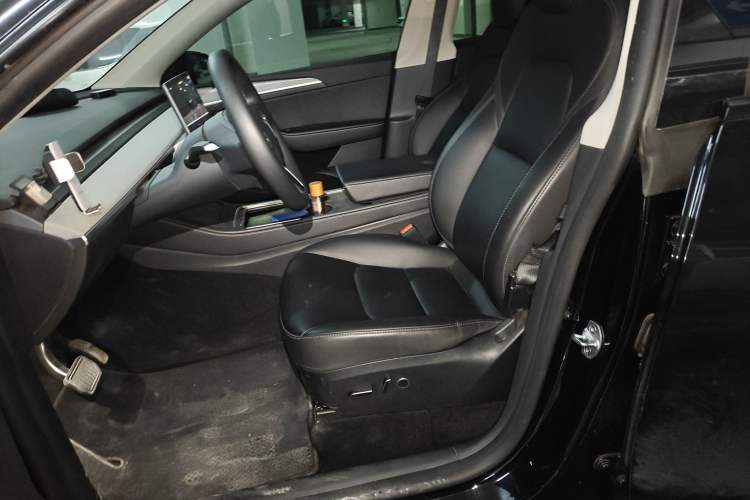 Used Tesla Model Y 2023 Rear-Wheel-Drive Version