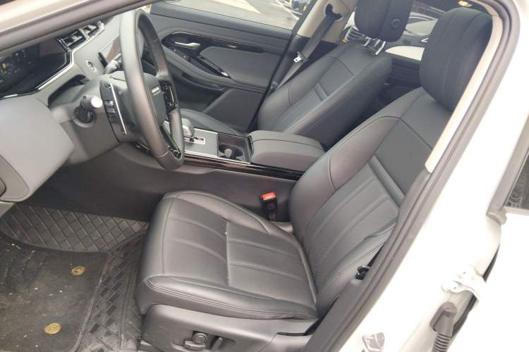 Used Land Rover Range Evoque 2024 Aurora L 249 PS Prestige Light-Chasing Edition
