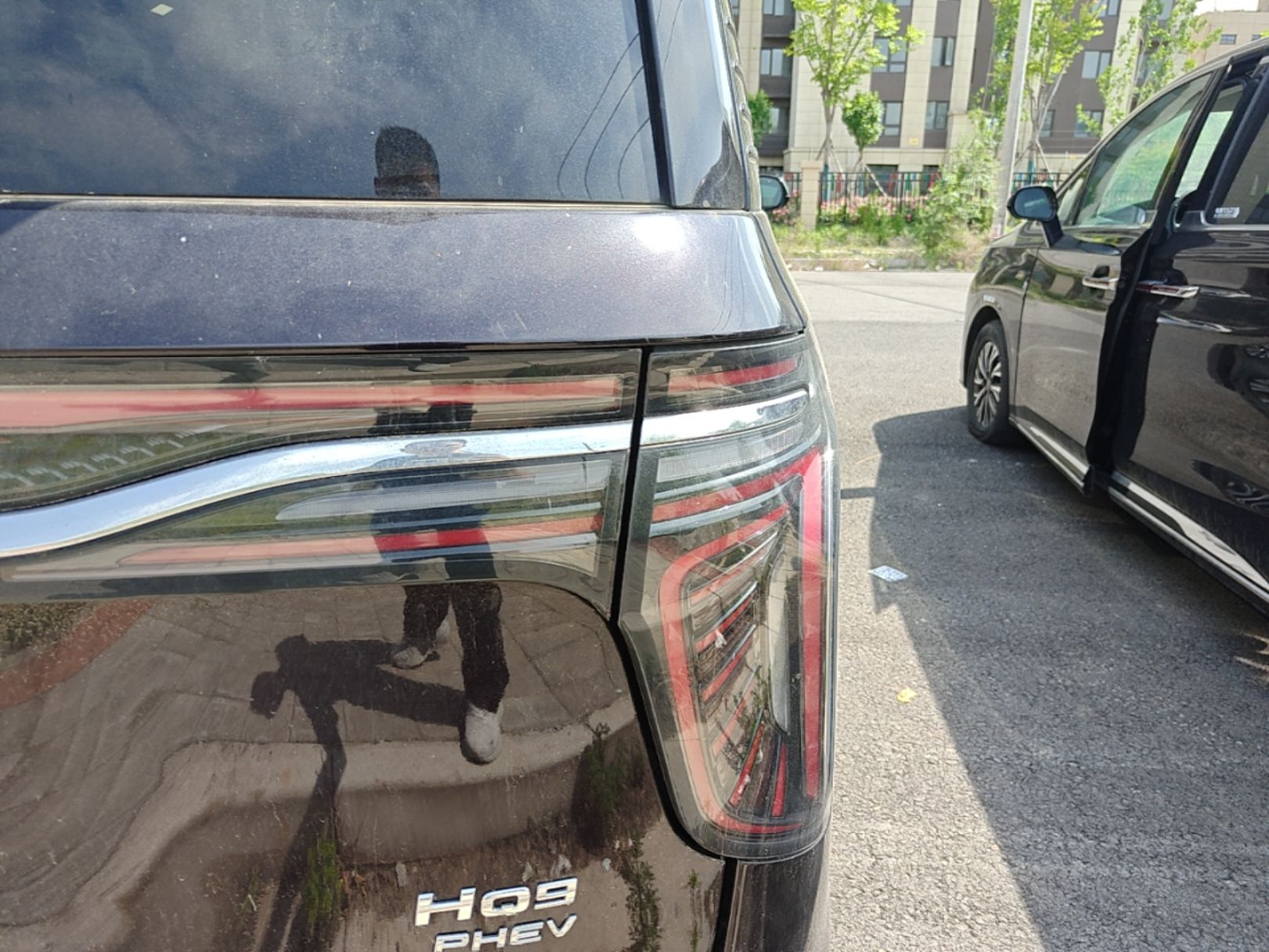 Hongqi HQ9 PHEV 2024 2.0T Four-Wheel Drive Business Edition — снимка 9