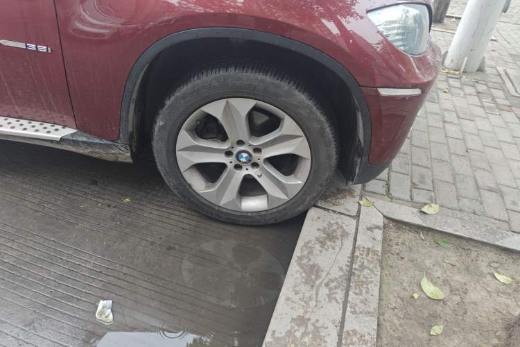Used BMW X6 2011 xDrive35i Right Front Wheel Hub