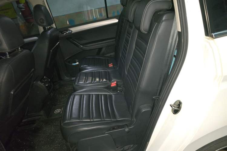 Used Volkswagen Touran 2018 Volkswagen Touran L 280TSI DSG Comfort Edition 7-seater Left Rear Seat