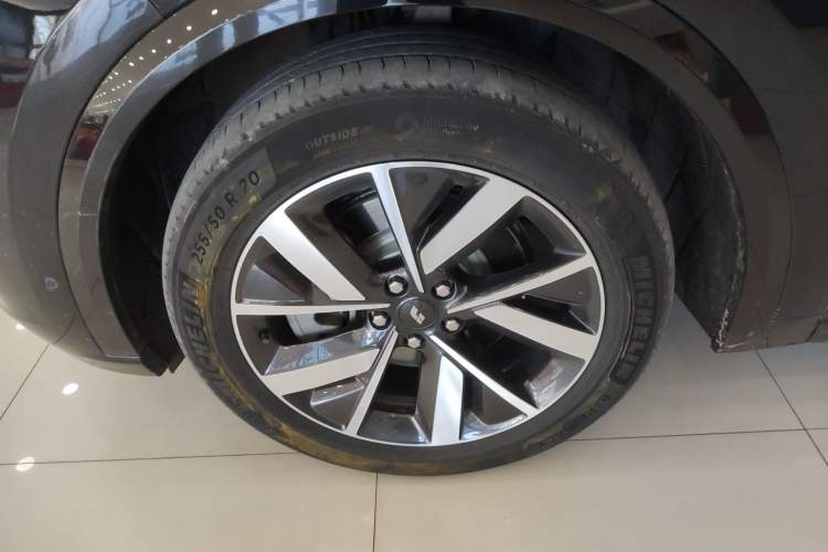 Used Li Auto L8 2023 Pro Model
