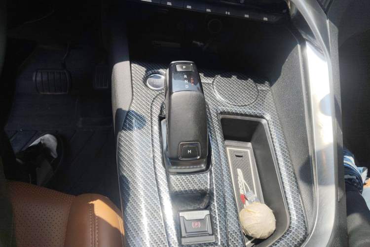 Used Peugeot 4008 2018 350THP Elite Edition Gear Lever