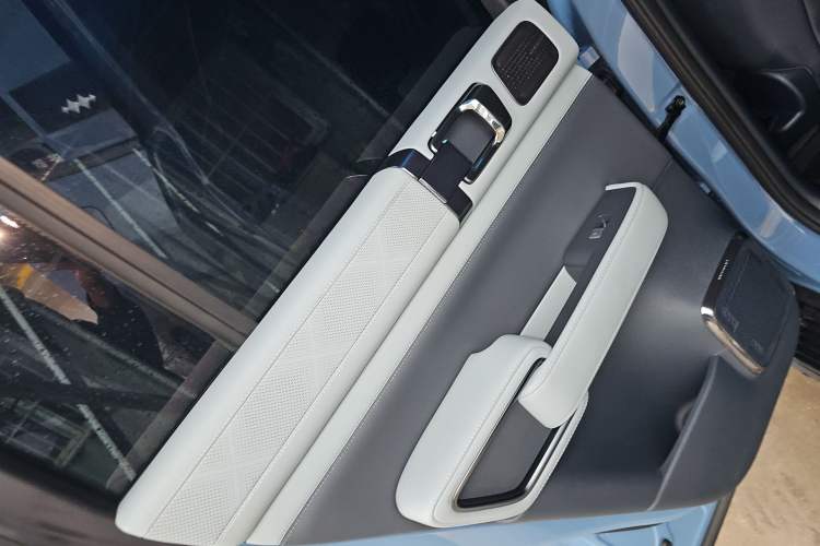 Used Formula Leopard Leopard 5 2023 Explore Edition