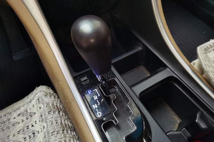 Used Hyundai Sonata 2011 2.4L Automatic Top-Tier Version
