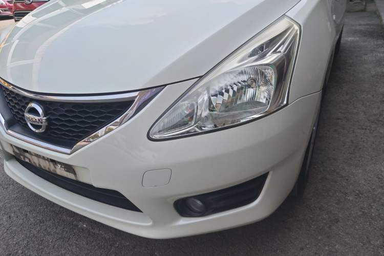 Used Nissan Tiida 2014 1.6L CVT Cool Cafe Edition
