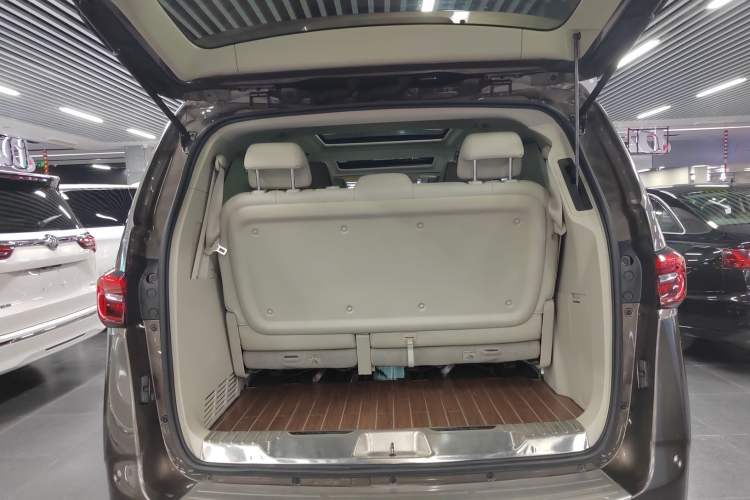 Used Buick GL8 2022 Land Executive Class 652T Prestige Model Trunk