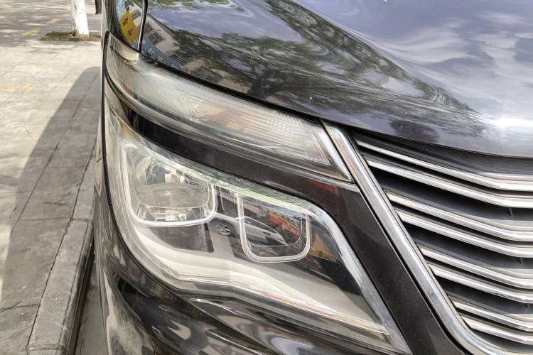 Used FORTHING Lingzhi 2017 M5 1.6L Luxury Model Right Front Headlight