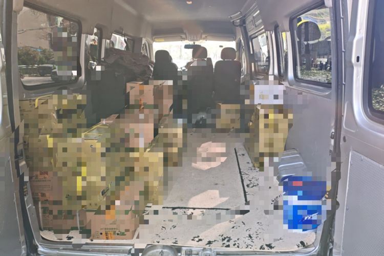 Used SAIC MAXUS Xintu V80 2019 2.5T Classic Model AMT Aoyuntong Long Wheelbase Mid-Roof 7-Seater