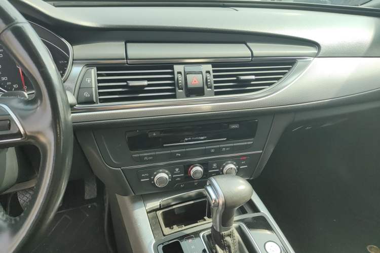Used Audi A6L 2014 30 FSI Technology Model Audio And AC Panel