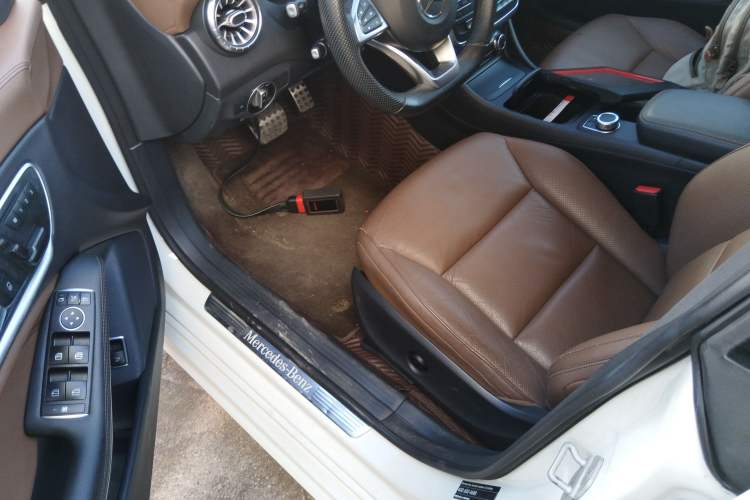 Used Mercedes-Benz CLA 2014 CLA 260 4MATIC
