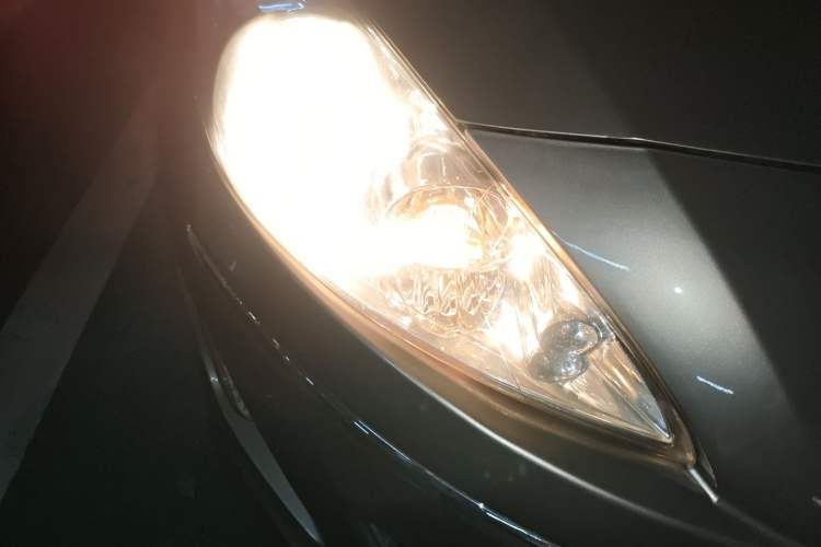Used Peugeot 408 2011 2.0L Manual Luxury Edition