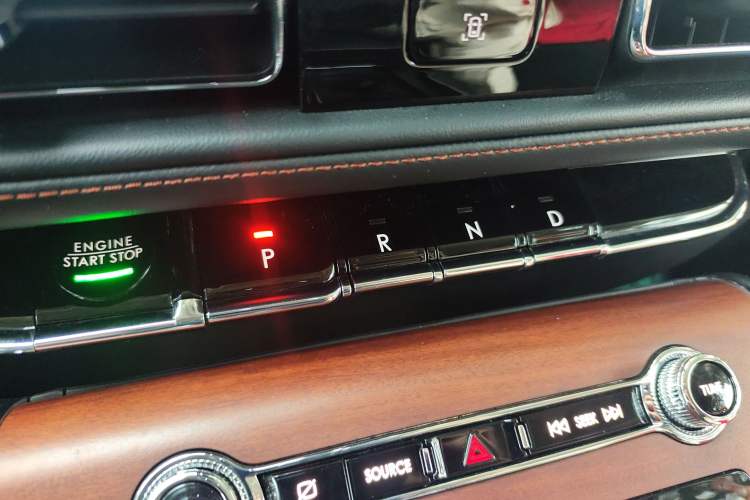 Used Lincoln Aviator 2022 3.0T V6 Four-Wheel Drive Luxury Edition Gear Lever