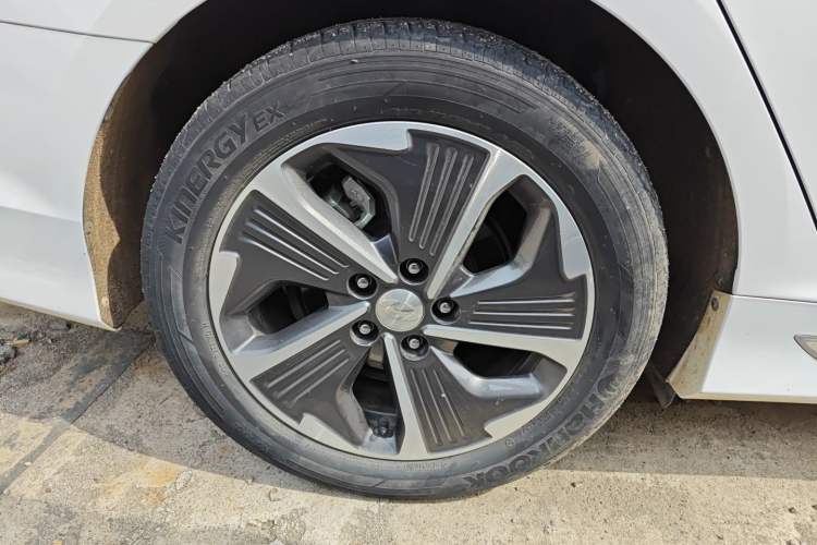 Used Hyundai Sonata Plug-in Hybrid 2018 2.0 PHS Smart Connect Version China VI Standard