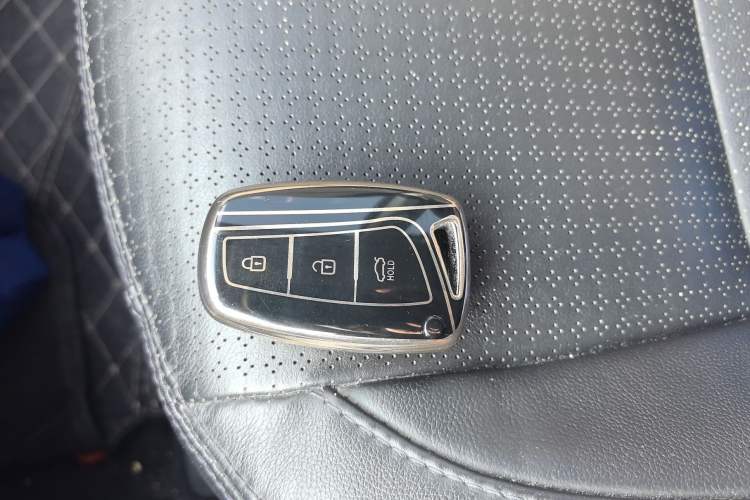 Used Hyundai Santa Fe 2013 2.4L Automatic 4x4 Prestige Edition