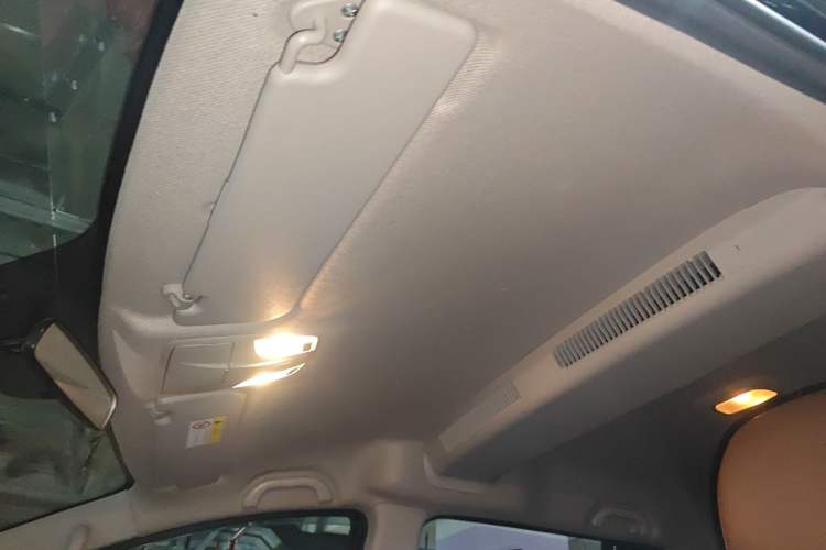 Used JAC Refine M4 2019 Business & Travel Series 2.0L Manual Comfort Model China VI