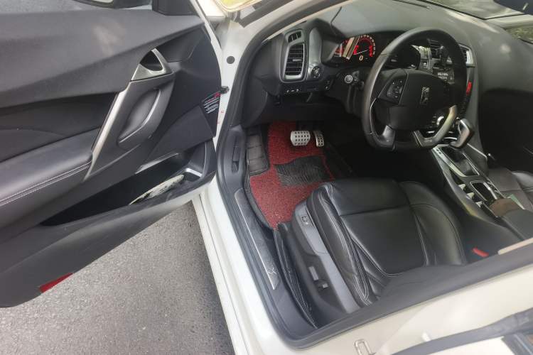 Used DS 5 2013 1.6T Luxury Edition THP200