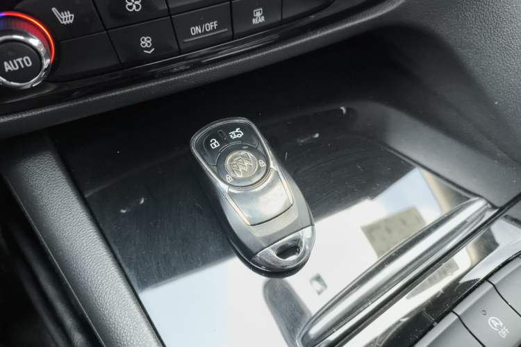 Used Buick Regal 2017 20T Elite Edition Interior 1