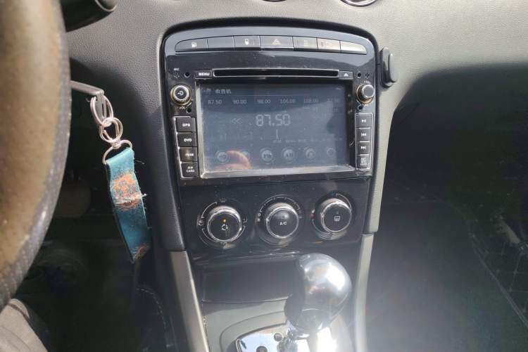 Used Peugeot 408 2013 2.0L Automatic Comfort Edition Audio And AC Panel