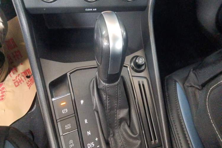 Used Volkswagen Lavida 2024 1.5L Automatic DeYi Edition Gear Lever