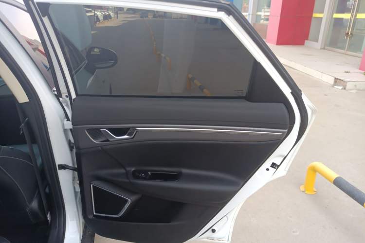 Used Geely Auto Emgrand GS 2017 Sport Edition 1.3T Automatic Smart Connectivity Model