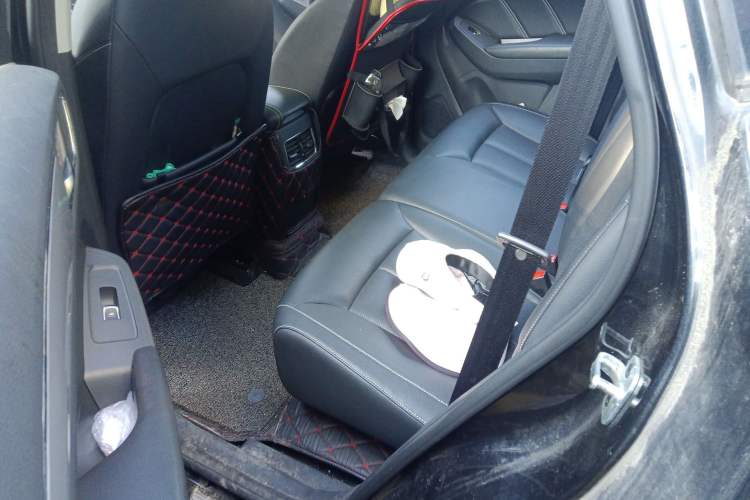 Used Roewe RX5 2018 20T Two-Wheel Drive Automatic Internet Smart Edition Left Rear Seat