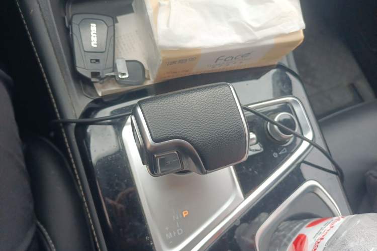 Used Isuzu D-MAX 2023 1.9T Automatic All-Wheel Drive V-CROSS Comfort Edition Gear Lever