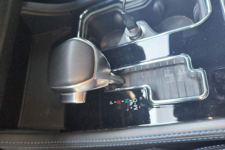 Used BAIC Off-Road BJ40 2019 2.3T Automatic Four-Wheel Drive Ring the Tower Champion Edition China VI Gear Lever