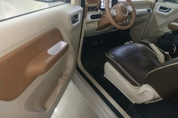 Used Wuling Hongguang MINIEV 2024 3rd Generation 215km Youth Edition
