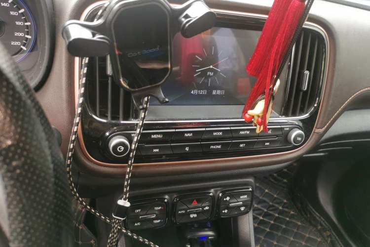 Used GAC Trumpchi GS3 2017 200T Automatic Luxury Edition Audio And AC Panel