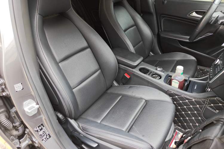 Used Mercedes-Benz GLA 2016 GLA 220 4MATIC Fashion Edition Right Front Seat