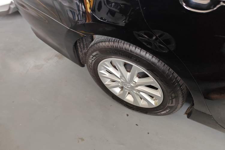 Used Toyota Camry 2015 Dual-Engine 2.5 HG Luxury Navigation Edition Exterior 5