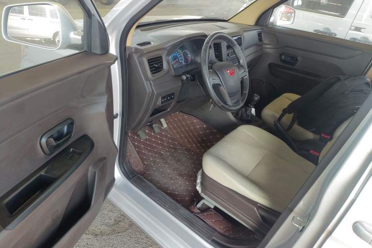 Used Wuling Hongguang V 2022 1.5L Enjoy Edition Electric-Powered LAR
