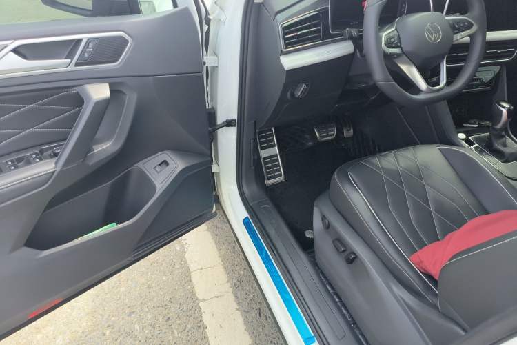 Used Volkswagen Tiguan L 2024 330TSI Automatic Two-Wheel Drive R-Line Enhanced Edition Driver Seat