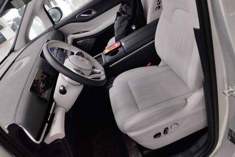 Used VOYAH Dream 2025 PHEV Four-Wheel-Drive Flagship Version – Qiankun Edition