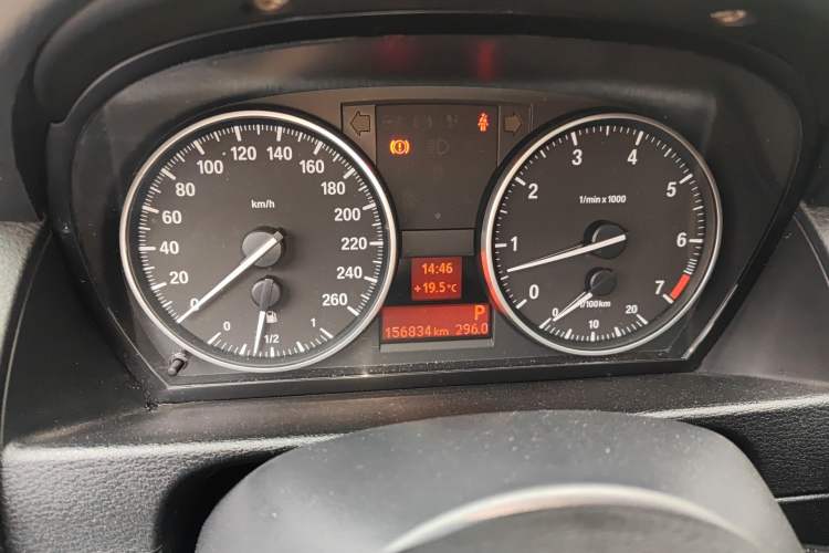 Used BMW X1 2015 sDrive18i Fashion Upgrade Edition Odometer Close Up