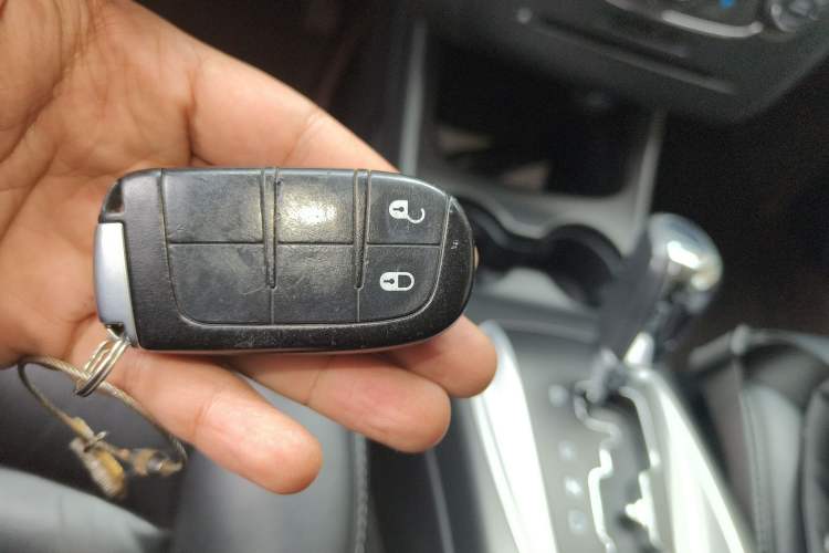 Used Dodge Journey 2013 2.4L Two-Wheel Drive Luxury Version