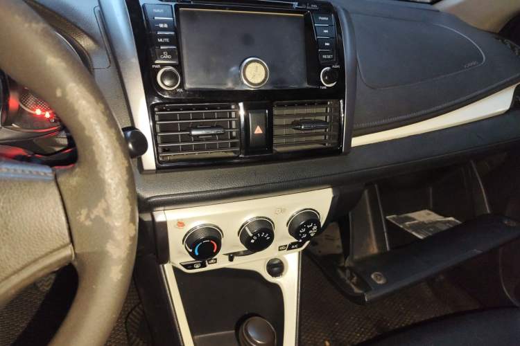 Used Toyota Vios 2016 1.5L Automatic ZhiZhen Xingyao Edition Audio And AC Panel
