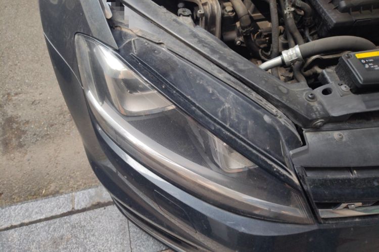 Used Volkswagen Golf 2016 1.4TSI Manual R-Line Right Front Headlight