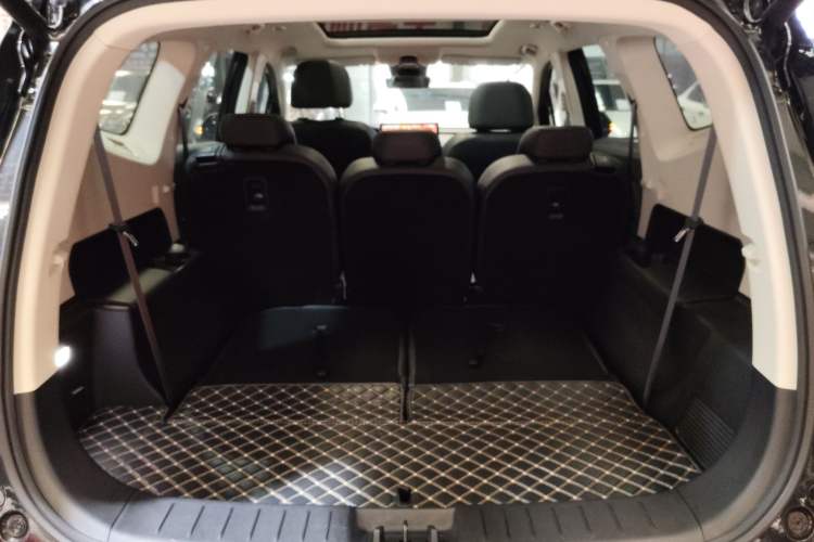 Used Geely Auto Haoyue 2020 1.8TD DCT Flagship 7-Seater
