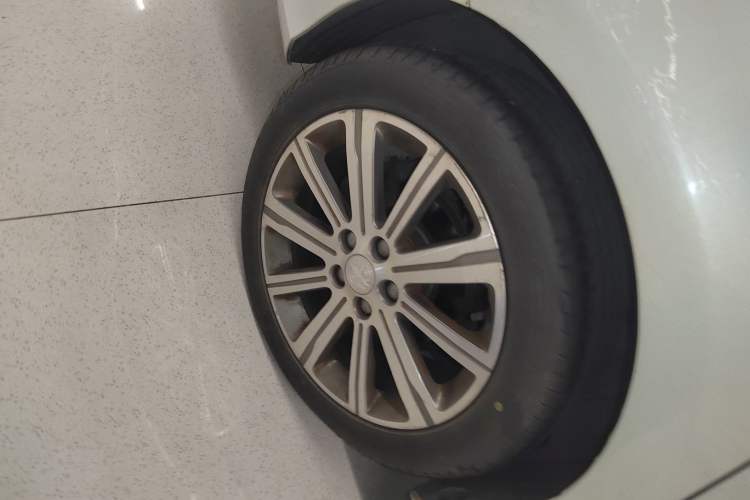 Used Peugeot 408 2015 1.2T Automatic Luxury Edition Right Rear Wheel Hub