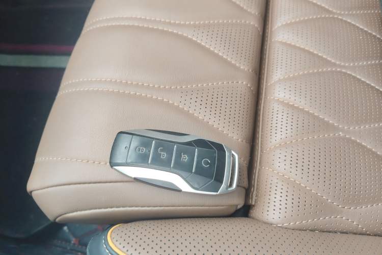 Used BYD Tang New Energy 2021 DM-i 112KM Prestige Model Interior 1