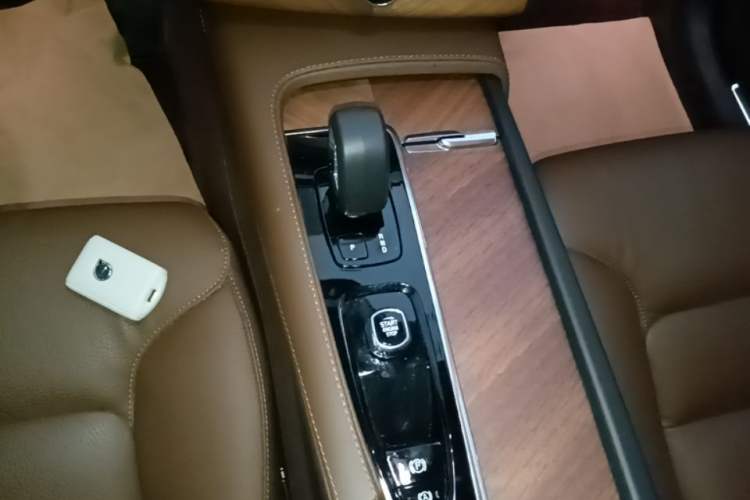 Used Volvo XC90 2024 B6 Zhiyi Luxury 7-Seater
