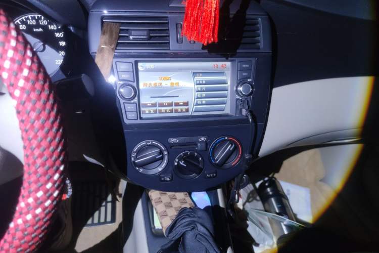 Used Nissan Tiida 2011 1.6L CVT Comfort Model Audio And AC Panel