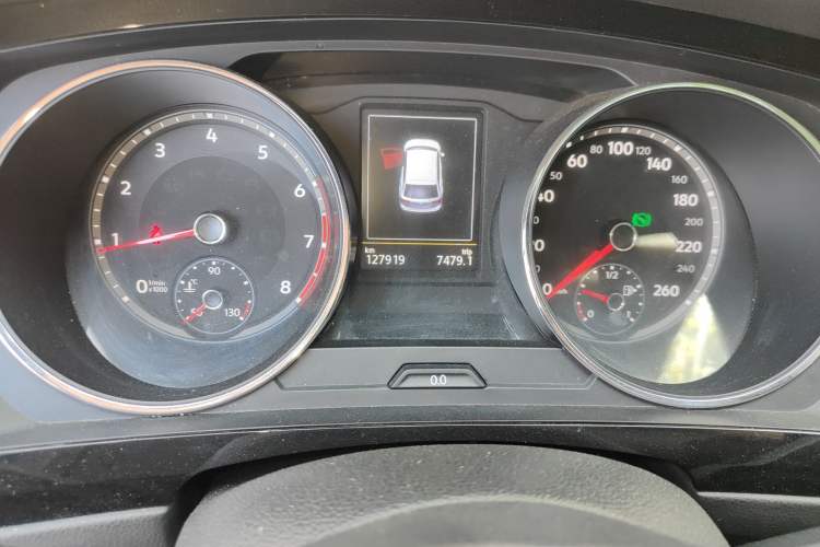 Used Volkswagen Tiguan L 2018 330TSI Automatic Two-Wheel Drive Luxury Edition Odometer Close Up