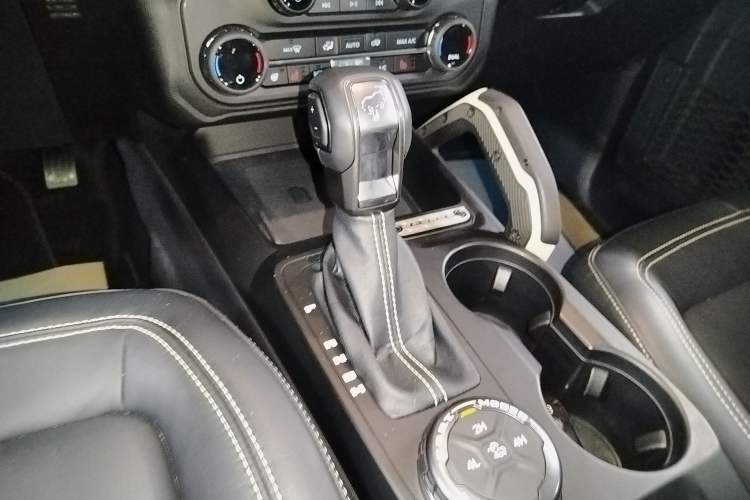Used Ford Bronco 2024 2.3T Long Beach Gear Lever