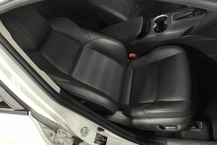 Used Toyota Venza 2023 2.0L CVT Two-Wheel Drive Prestige Version