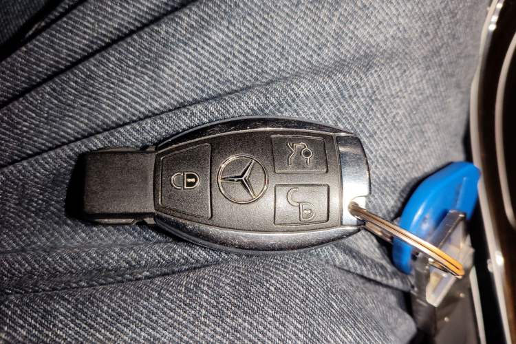 Used Mercedes-Benz GLC 2018 GLC 260 4MATIC Luxury Model Vehicle Key