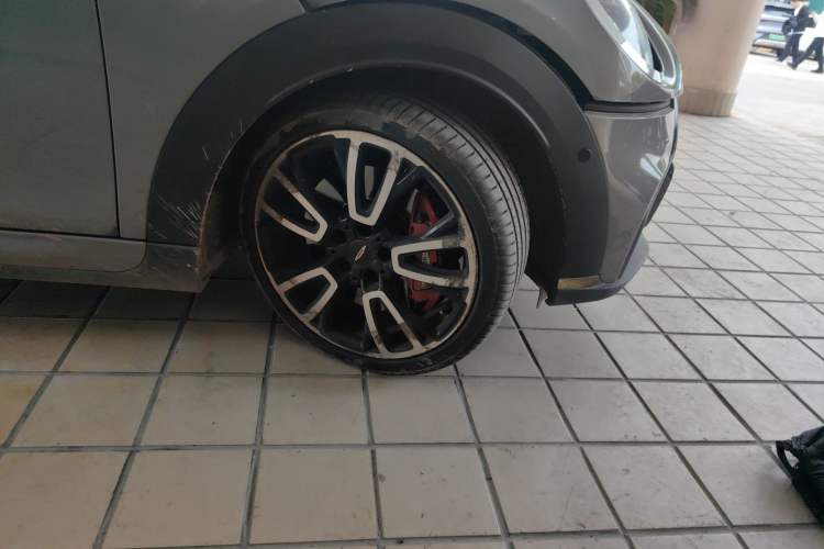 Used MINI JCW 2022 2.0T JOHN COOPER WORKS ALL-IN Right Front Wheel Hub