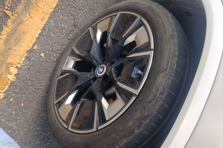 Used BMW iX3 2022 Leading Type Right Front Wheel Hub